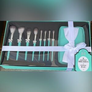 Tiffany Blue Makeup Brush Set with Bow Accents.